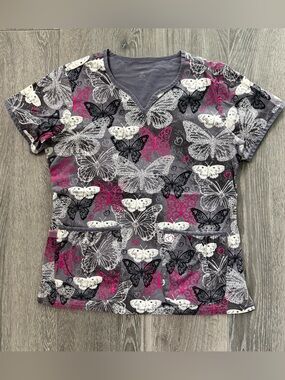 Med Couture Peaches 🍑 Women’s Butterfly Print Scrub Top-Size Sm